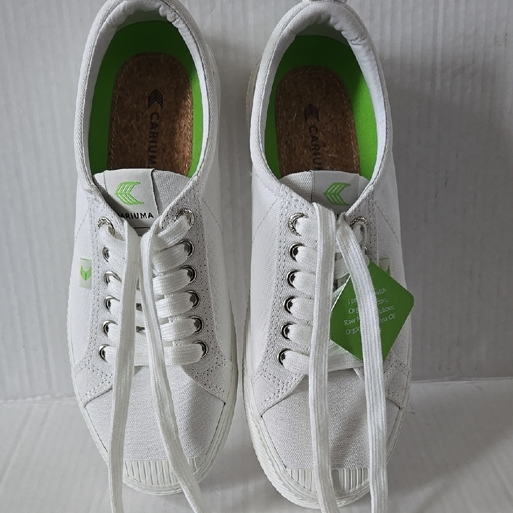Cariuma White Canvas Sneakers